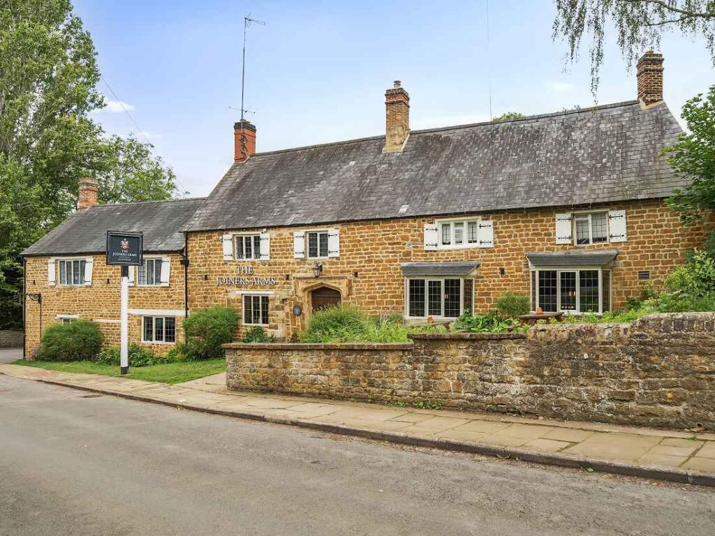 Main image of property: W-622306 - Joiners Arms, Old Bridge, Banbury OX15 4LY