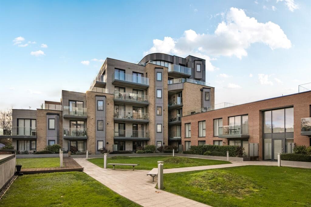 Main image of property: 57 Riverside View, Berkeley Avenue, Reading, RG1