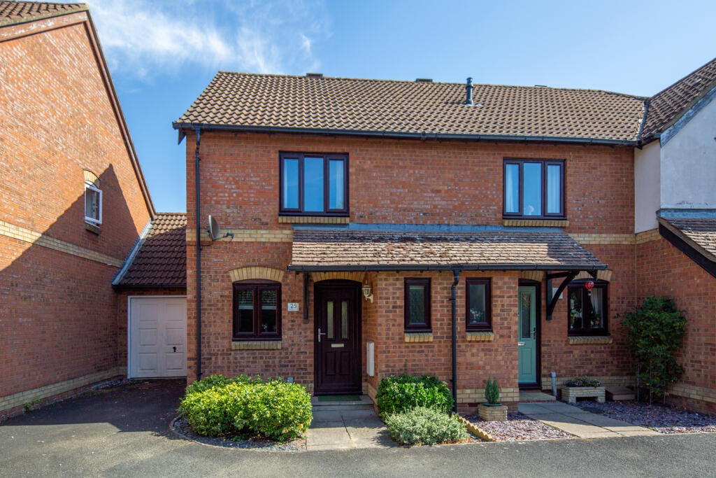 Main image of property: Hawksmead, Bicester, Oxfordshire