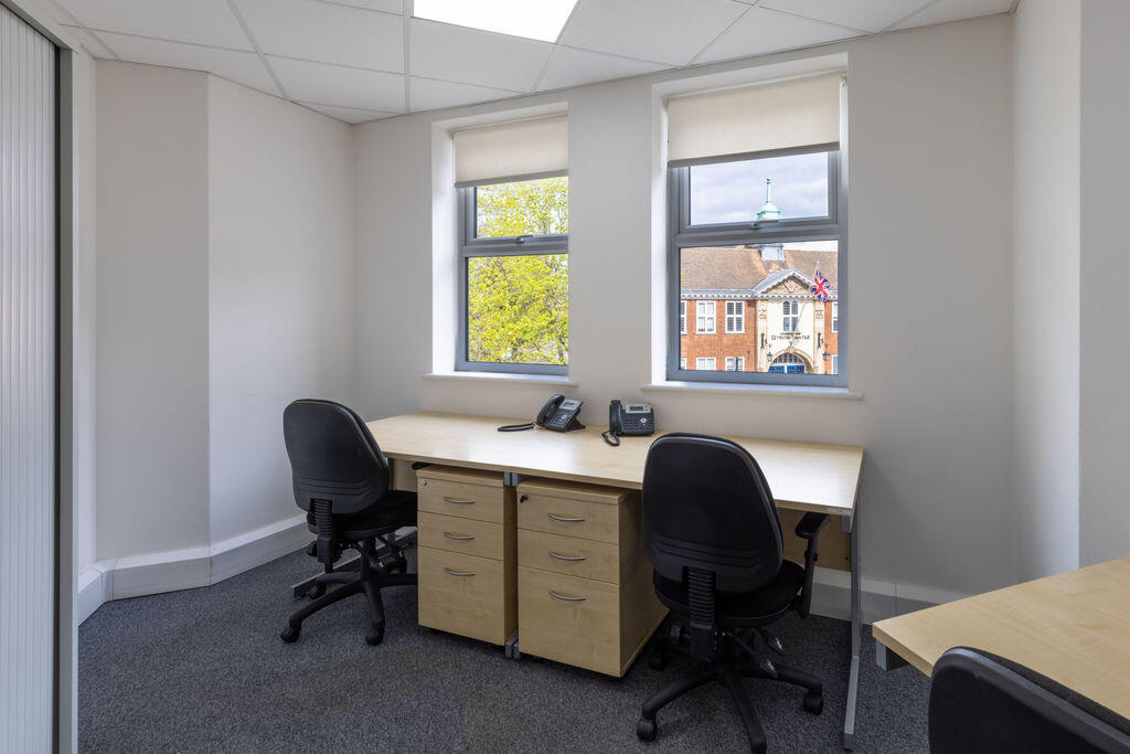 3 Person Office To Rent In Hitchin Hertfordshire
