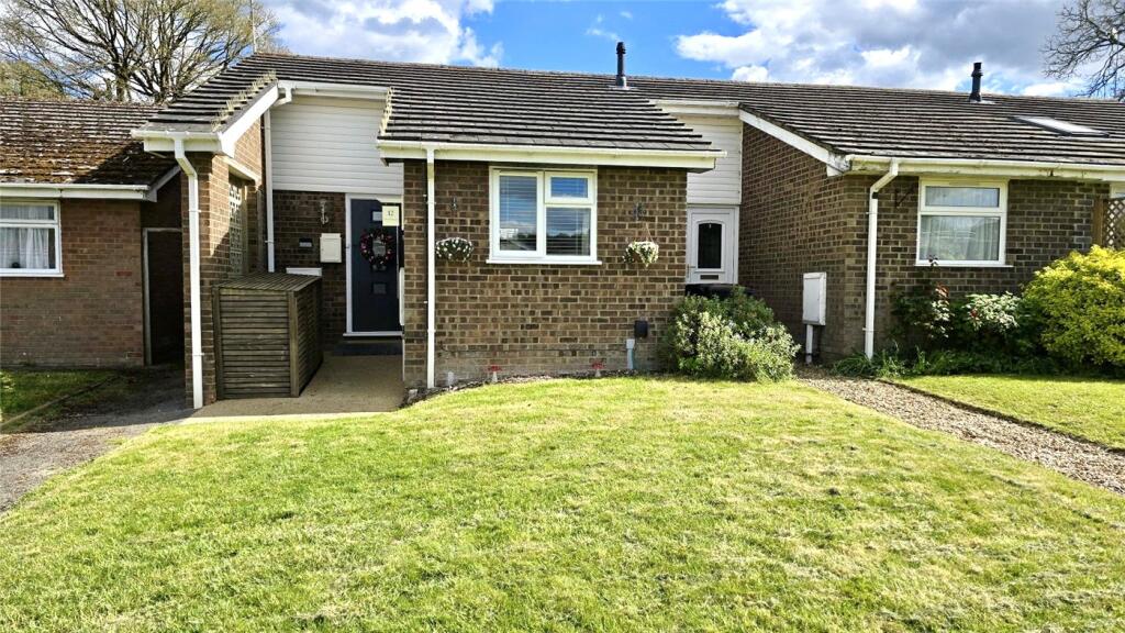 Main image of property: Earlswood Drive, Alderholt, Fordingbridge, Dorset, SP6