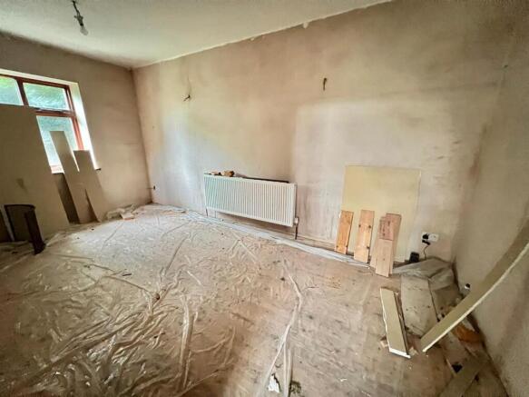 Bramleys Estate Agents - Quarmby Road - Building a