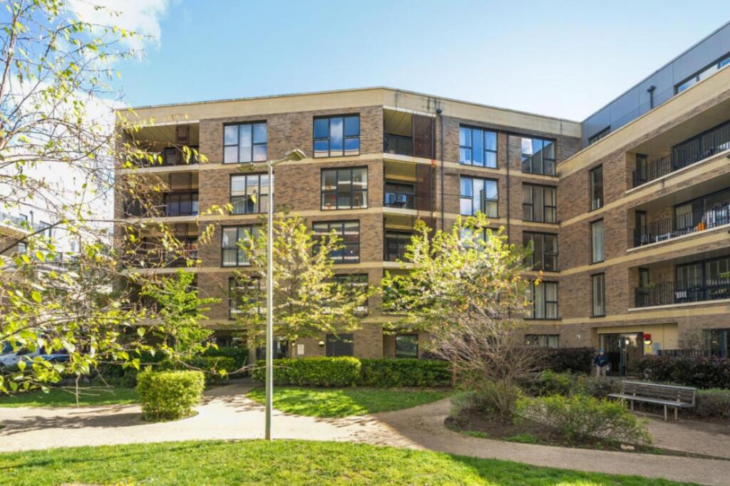 Main image of property: 2 Scena Way London SE5