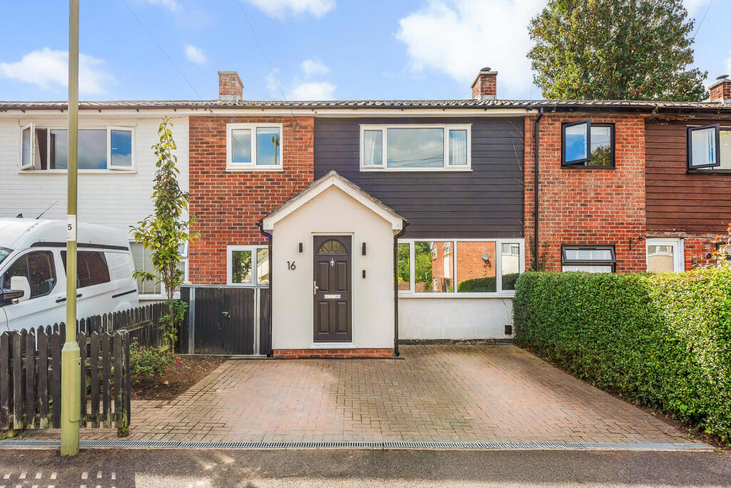 Main image of property: Barnes Close, Sarisbury Green, Southampton