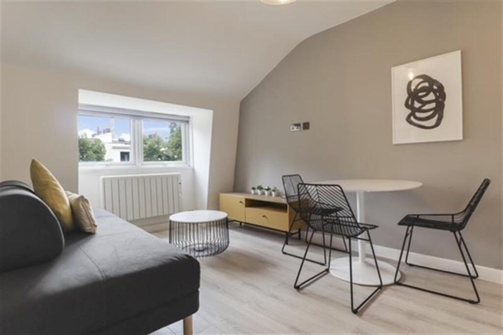 Main image of property: Queen's Gardens, W2