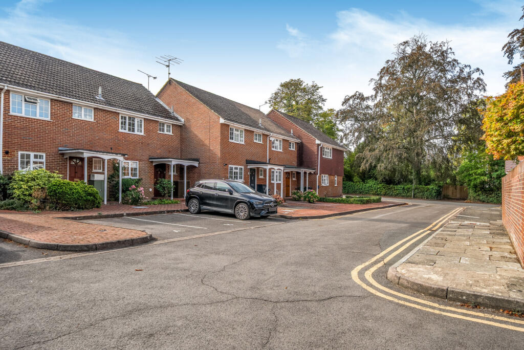 Main image of property: Elmhurst Court, Lower Edgeborough Road, Guildford, GU1