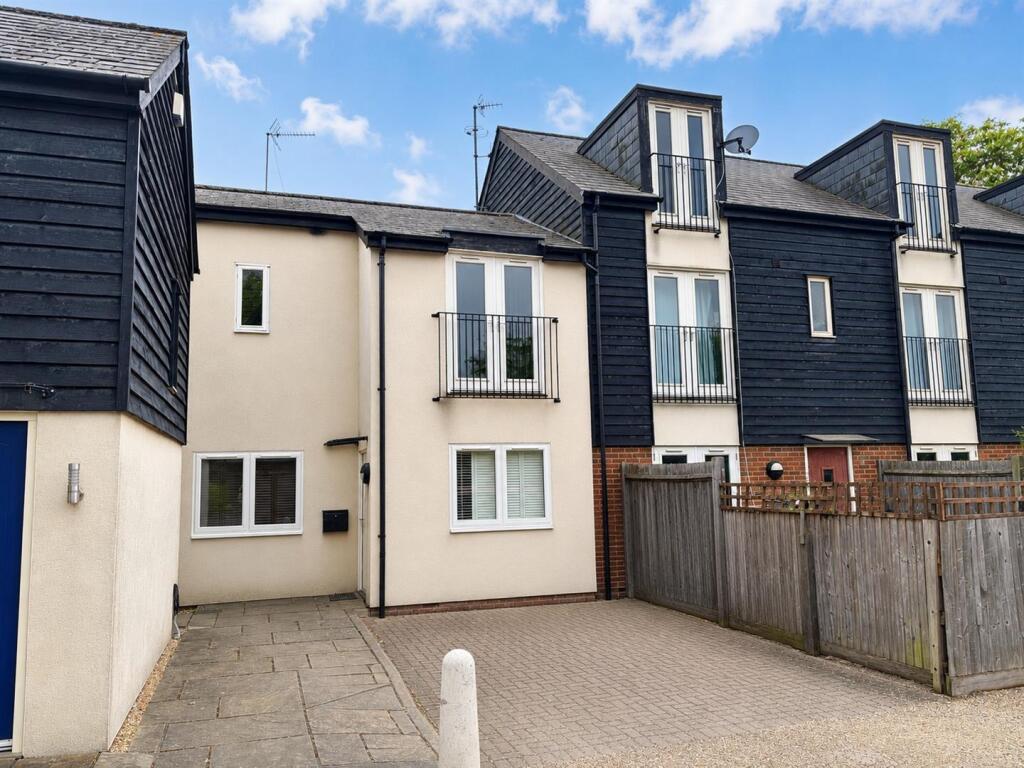 Main image of property: Bell Barns, Buntingford, SG9 9FE