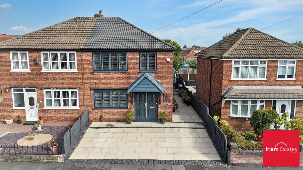 Main image of property: Broadway, Irlam, M44