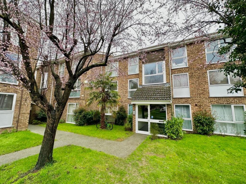 Main image of property: The Mall, Princes Court The Mall, LU5