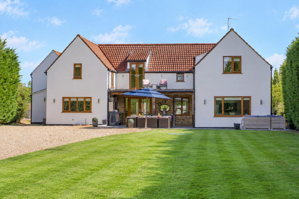 Main image of property: Kenn Pier, Clevedon, BS21
