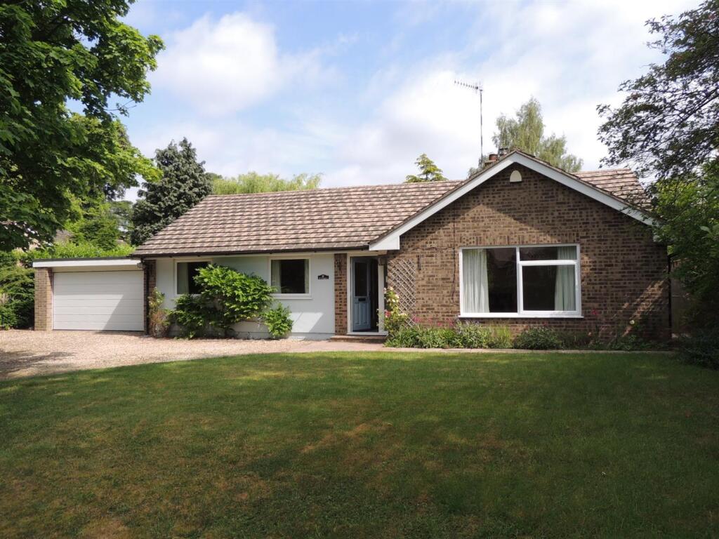 Main image of property: Rookery Lane, Ettington, Stratford-Upon-Avon