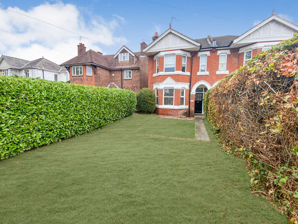 Main image of property: Regents Park Road, Southampton (ground floor flat), SO15