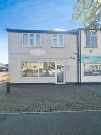 Freehold Commercial Shop &amp; One Bedroom Flat For S