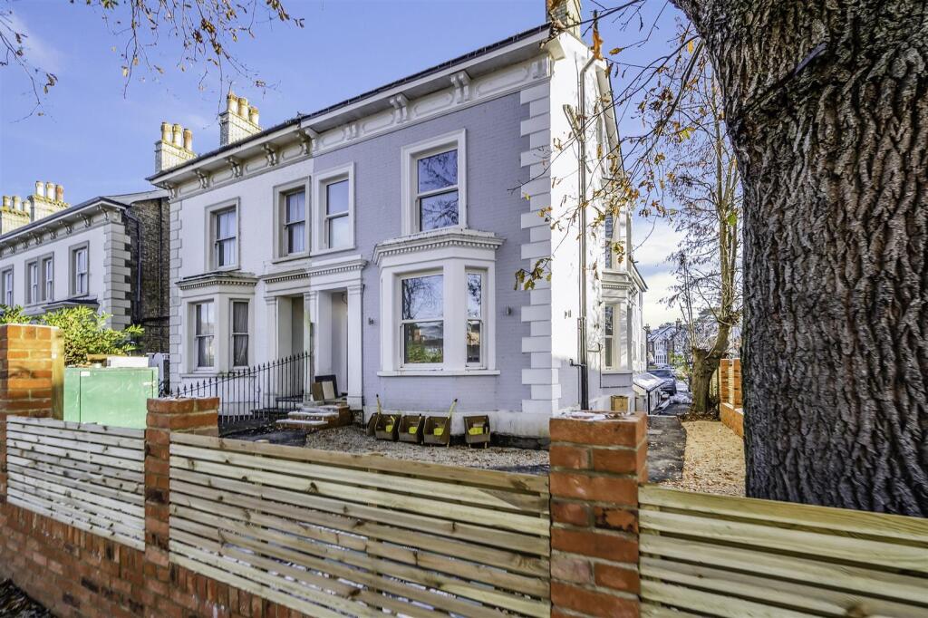 Main image of property: London Road, Redhill