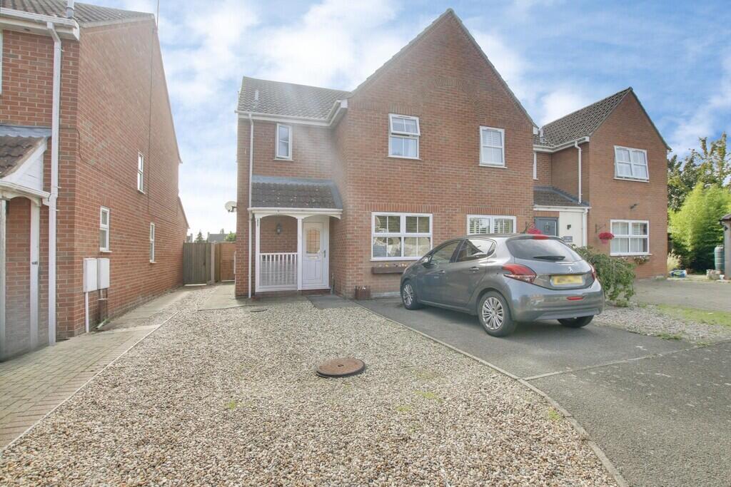 Main image of property: Dagless Way, March