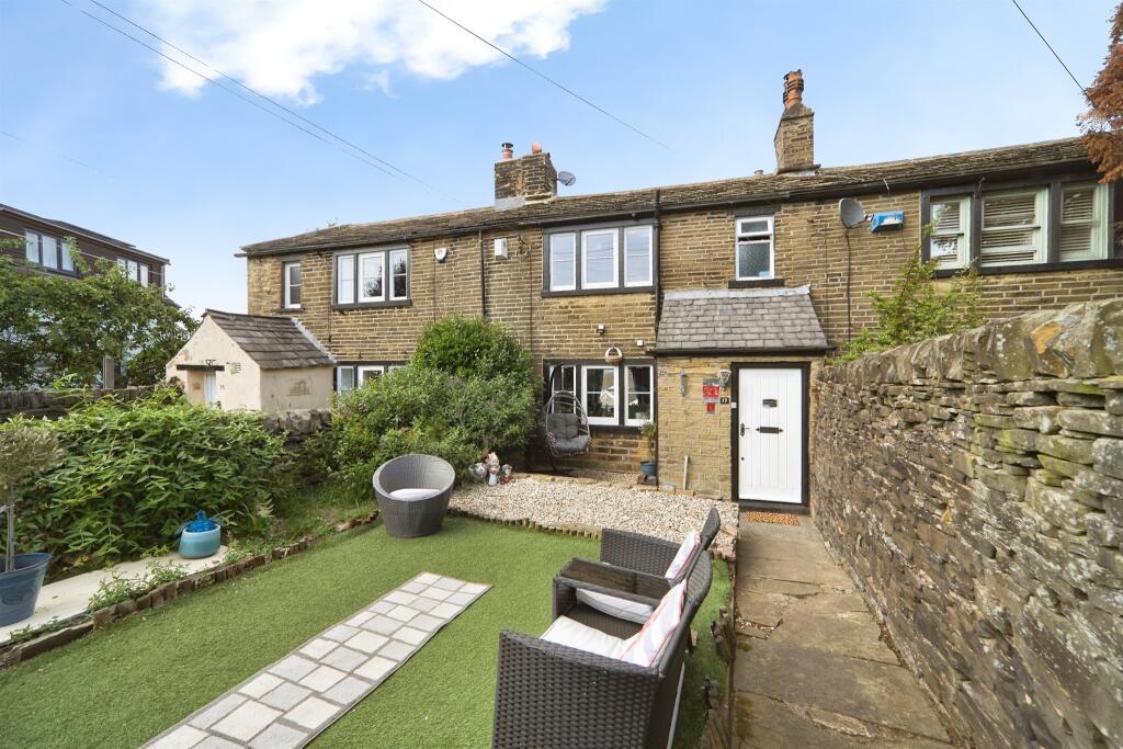 Main image of property: Cliffe View, Allerton, Bradford