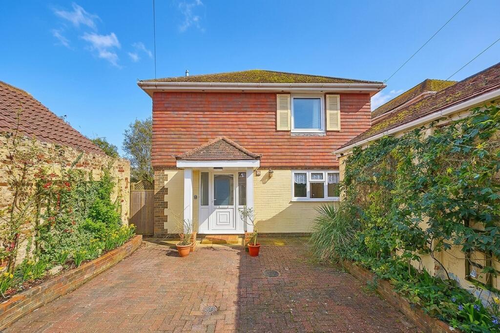 Main image of property: The Circle, East Preston, BN16