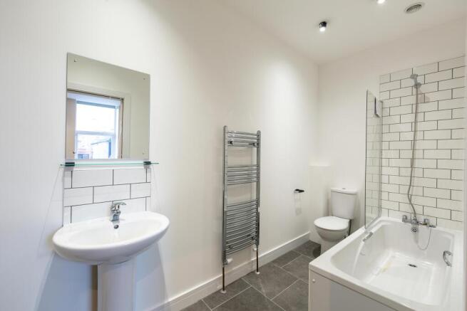 Ensuite 1.jpg
