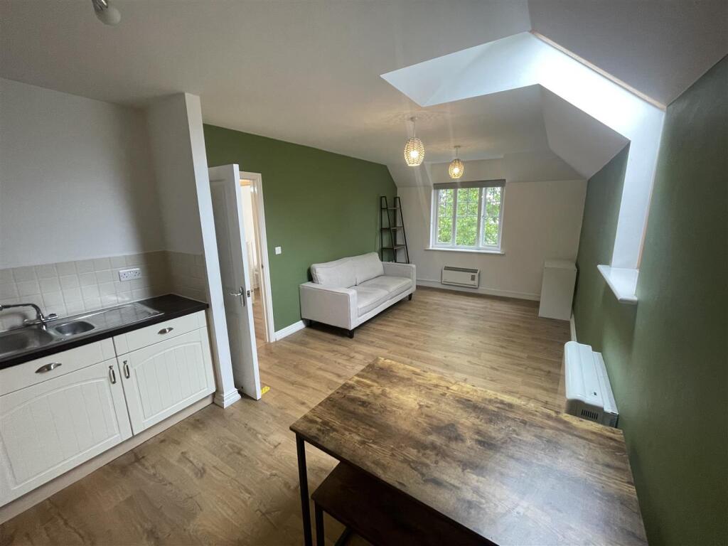 Main image of property: 31 Burnage Lane, Manchester