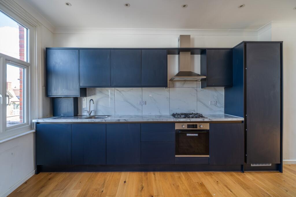 Main image of property: 292 Cavendish Road London SW12