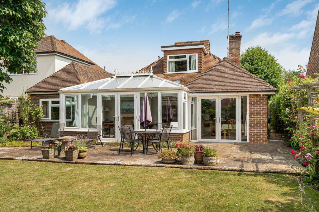 Main image of property: Kings Road, Cranleigh, GU6 7JQ