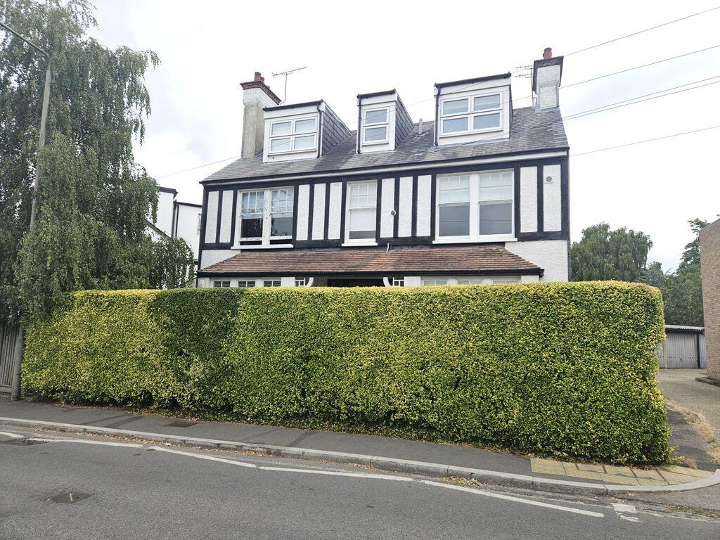 Main image of property: 18 The Avenue, Barnet