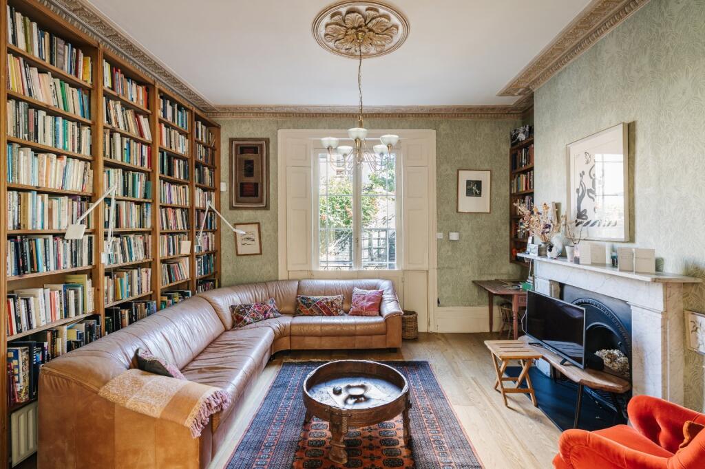 Main image of property: Lloyd Square, London, WC1X