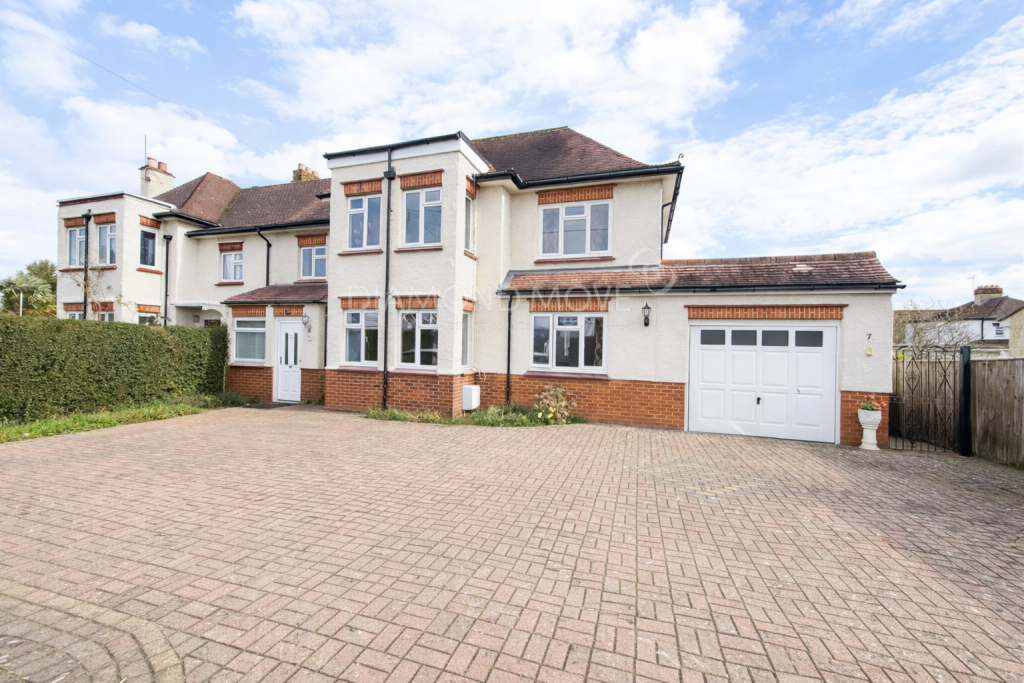 Main image of property: Worple Road, Staines-upon-Thames, TW18