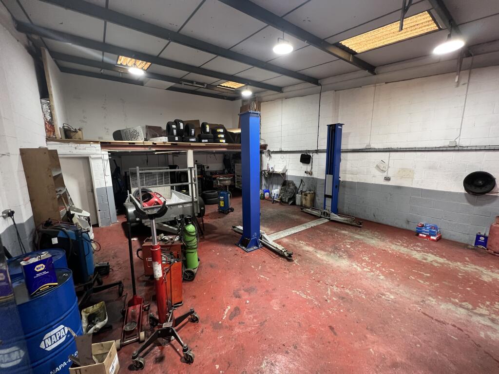 Main image of property: LH Est MOT Centre & Garage, Undisclosed