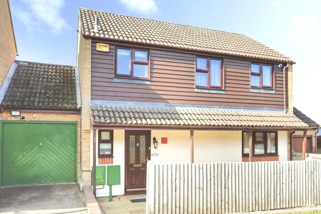 Main image of property: Lenborough Close, Buckingham, MK18