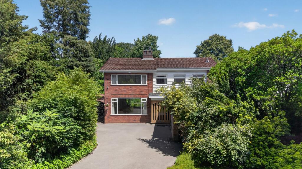 Main image of property: Streetly Lane, Four Oaks, B74