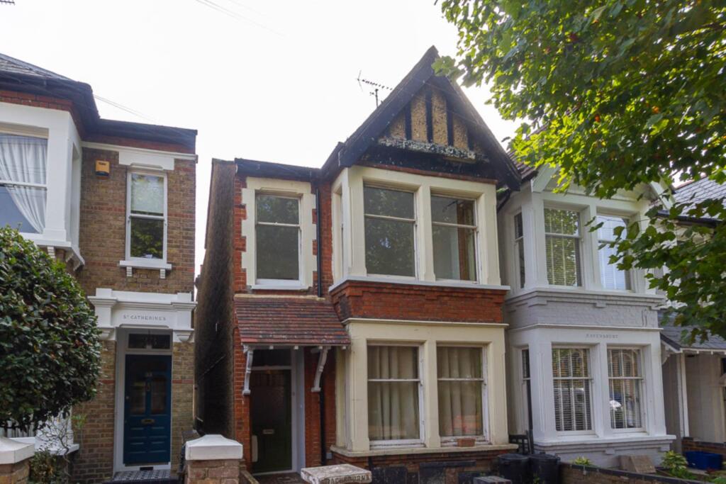 Main image of property: Avenue Terrace, Westcliff-On-Sea