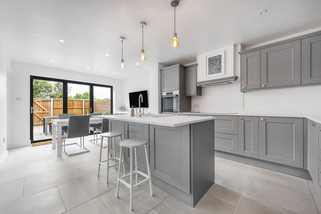 Main image of property: Paget Close, Marlow, SL7 1TP