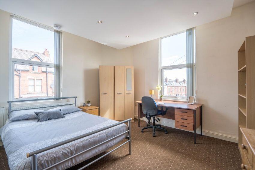 Main image of property: Flat 1A 341-343 Sharrowvale Road, Ecclesall