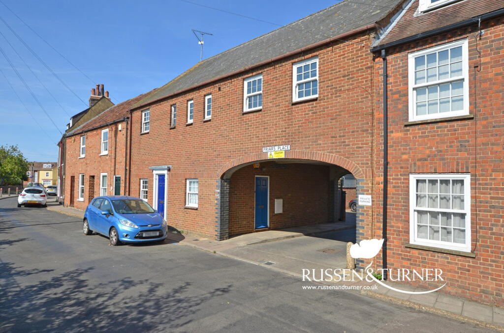Main image of property: 2 Bedroom Town Centre Flat With Parking