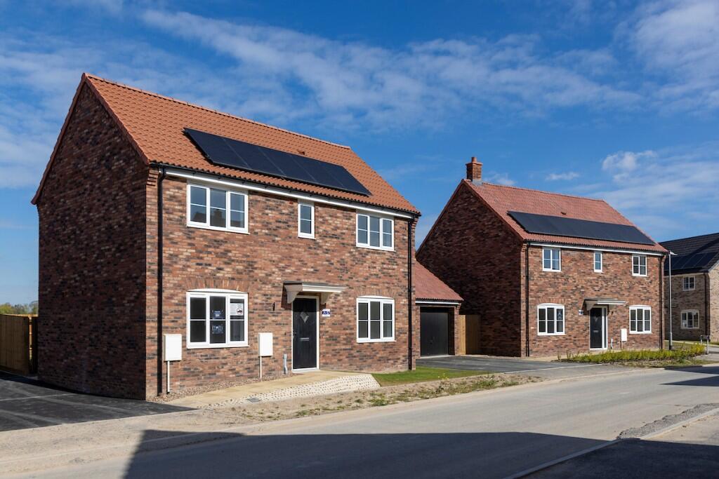 Main image of property: Spalding Road,
Pinchbeck,
PE11 3DT