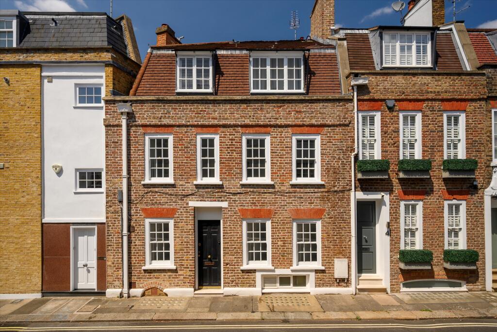 Main image of property: Fairholt Street, Knightsbridge, London SW7