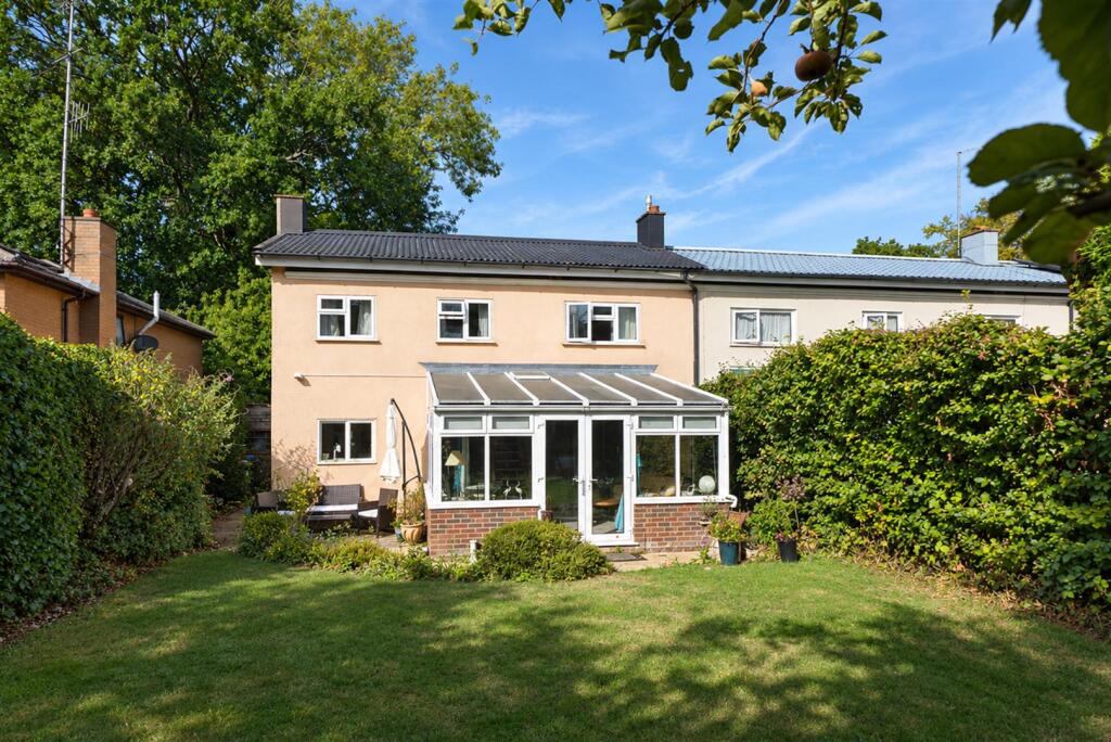 Main image of property: Batchwood Gardens, St. Albans