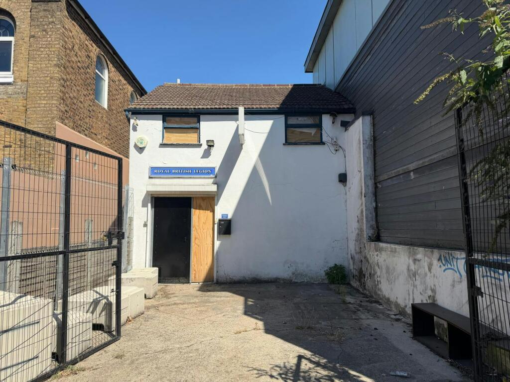 Main image of property: 160A Handcroft Road, Croydon, CR0 3LE