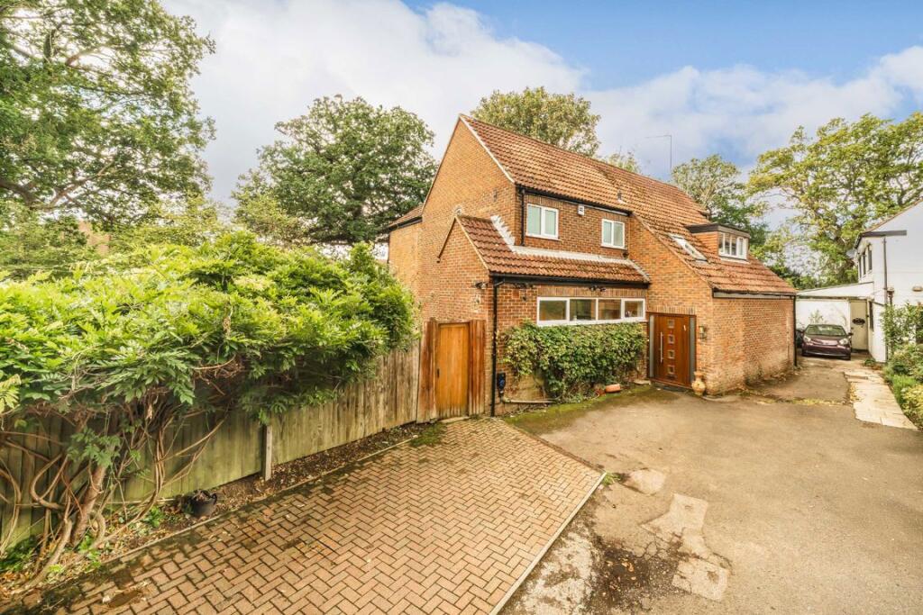 Main image of property: Hendon Avenue, Finchley