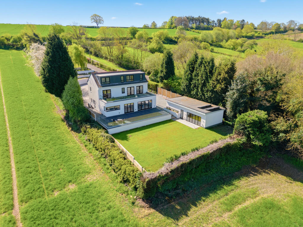 Main image of property: Bank Hill, Nottingham, NG14