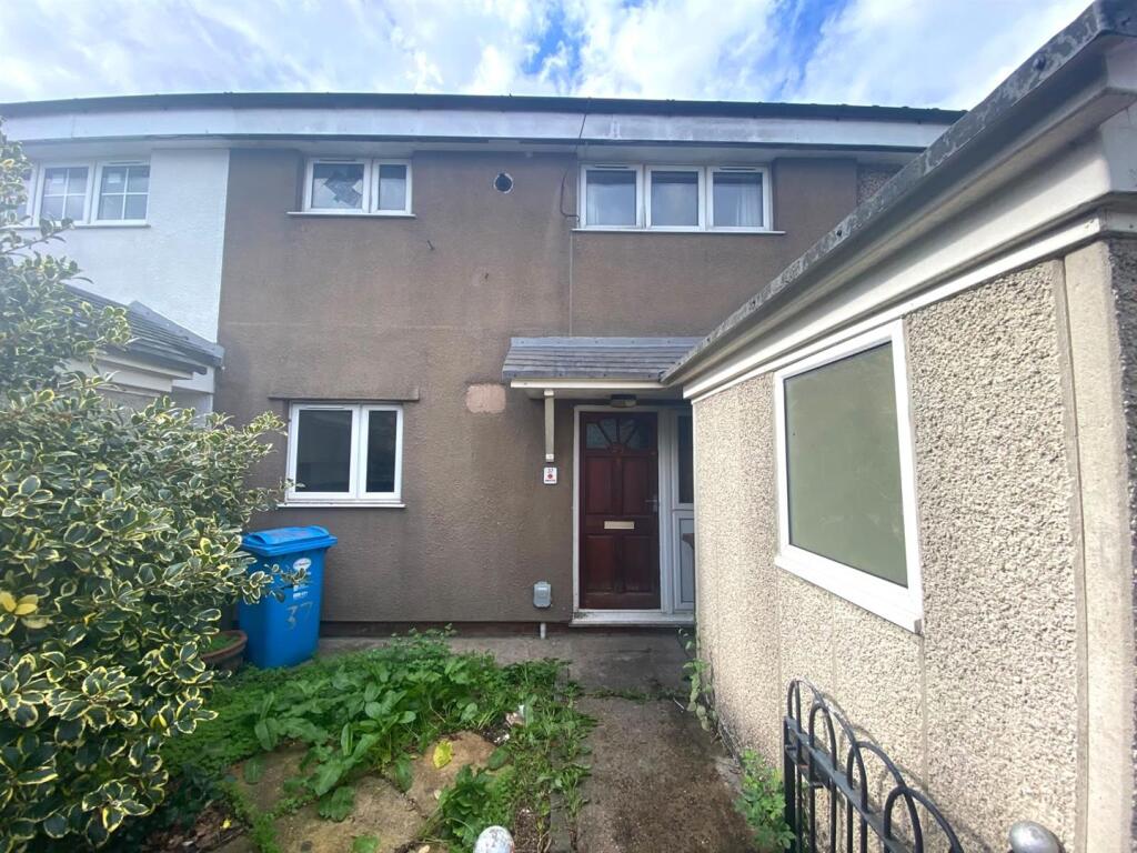 Main image of property: Manston Garth, Bransholme, Hull