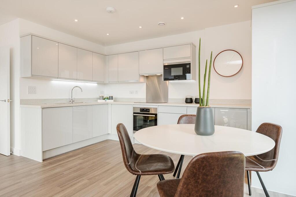 Main image of property: Webber Street,
Horley,
Surrey,
RH6 8SU