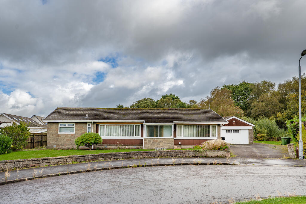 Main image of property: 17 Spruce Drive, Lenzie, Glasgow, G66