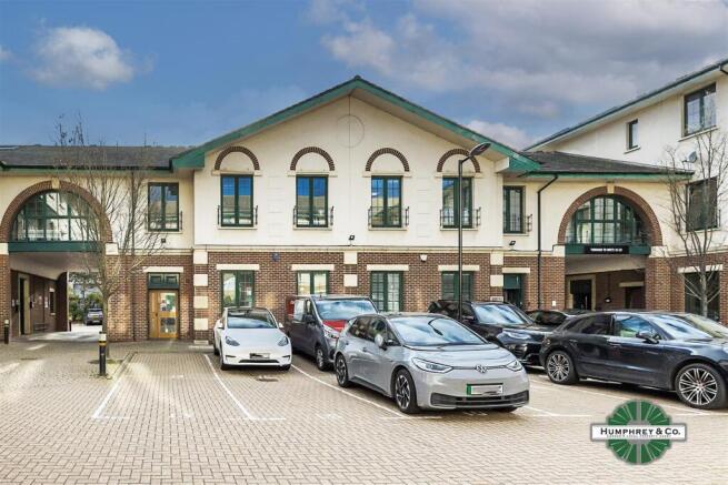 Unit 14 Bourne Court -013.jpg