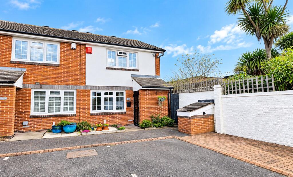 Main image of property: Muncies Mews, London, SE6