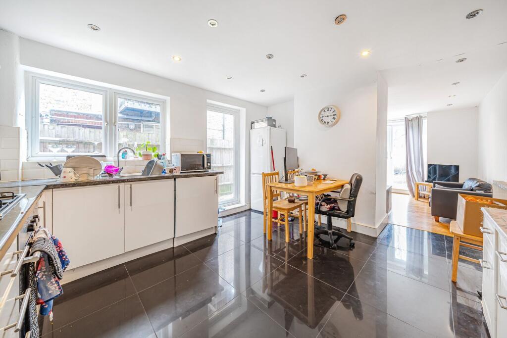 Main image of property: Weir Road, Balham, London, SW12