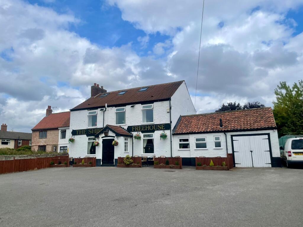Main image of property: Ship Inn, West Cowick, East Yorkshire, DN14 9EB
