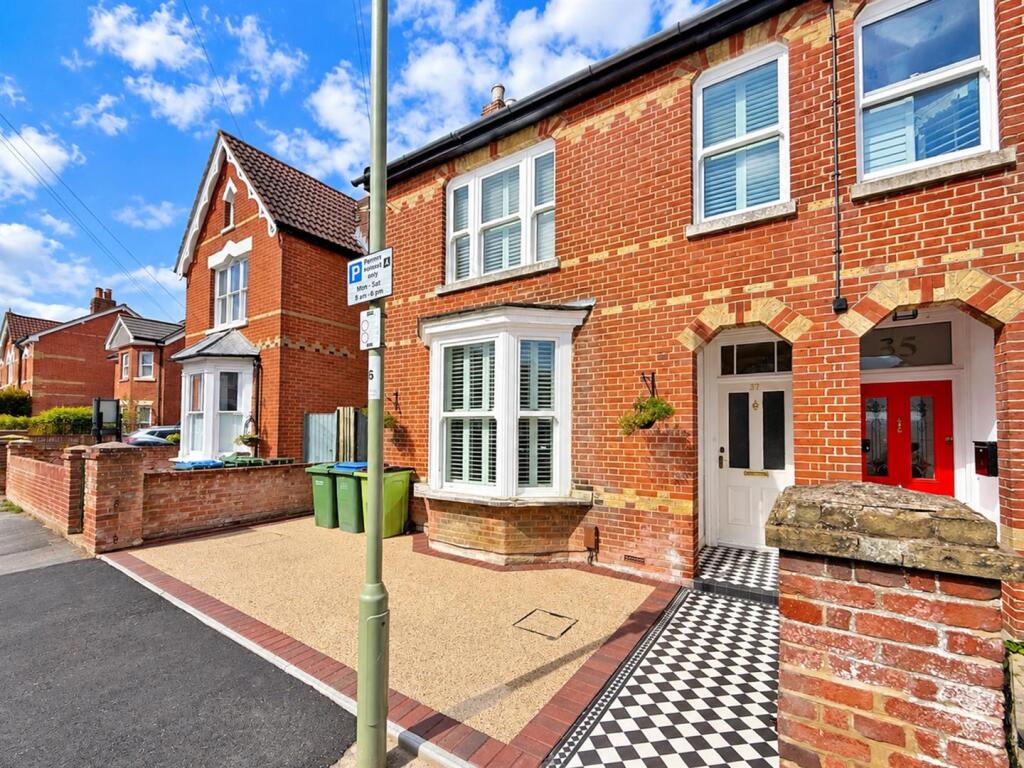 Main image of property: Southampton Road, Fareham