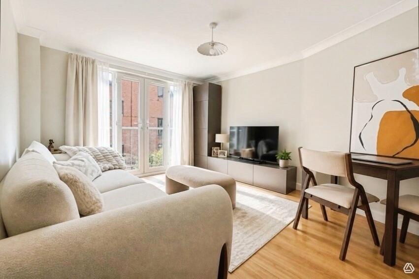Main image of property: Market Street, Bracknell, Berkshire, RG12